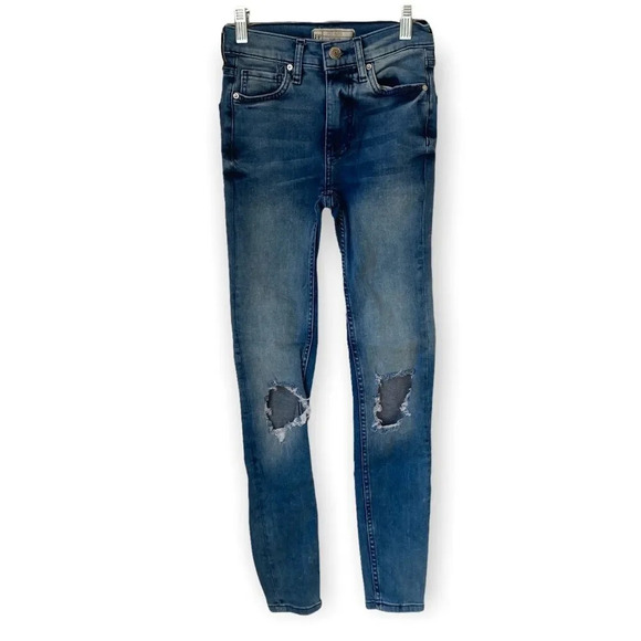 Free People Denim - FREE PEOPLE Distressed Skinny Jeans Size 24 Waist